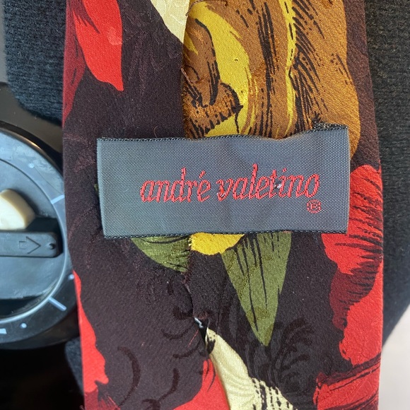 Andre Valentino New Ideas Floral Men's Tie 56in - Picture 3 of 6